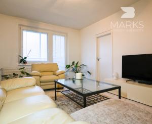 PREDANÉ -Slnečný 2-izbový byt, možnosť úpravy na 3i