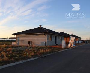 Skolaudovaný dom so zníženou cenou. Stačí sa nasťahovať.