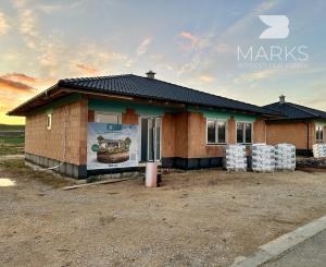AKTUALIZOVANÉ | 4-i bungalov na kľúč s pozemkom 1002 m²