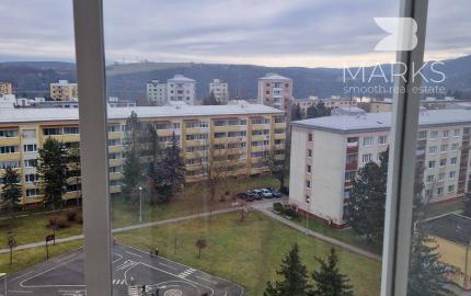 PREDANÉ -Slnečný 2-izbový byt, možnosť úpravy na 3i