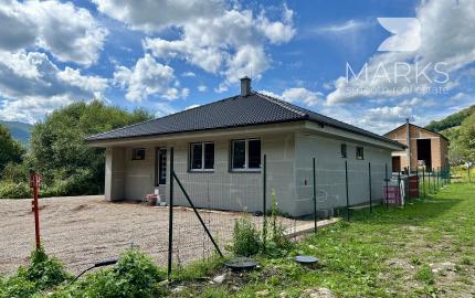 AKTUALIZOVANÉ -4 izbový bungalov na kľúč v tvare L s pozemkom 786 m²