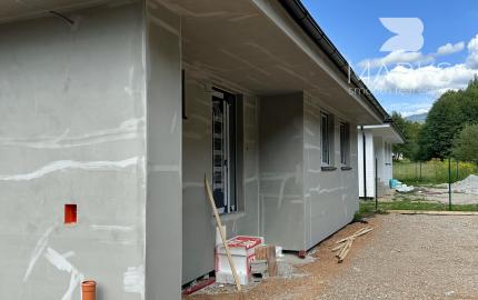 AKTUALIZOVANÉ -4 izbový bungalov na kľúč v tvare L s pozemkom 786 m²