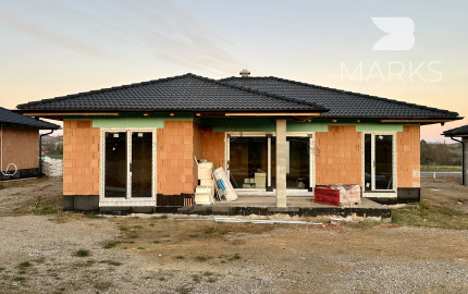 AKTUALIZOVANÉ | 4-i bungalov na kľúč s pozemkom 1002 m²