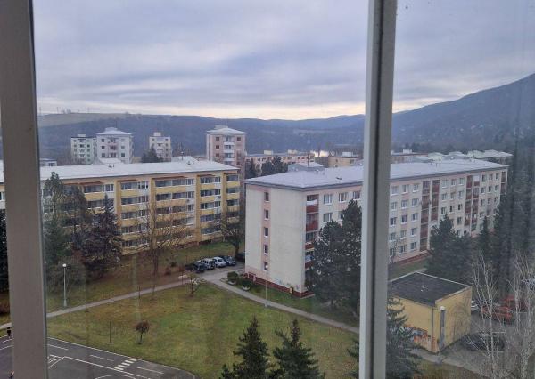 PREDANÉ -Slnečný 2-izbový byt, možnosť úpravy na 3i