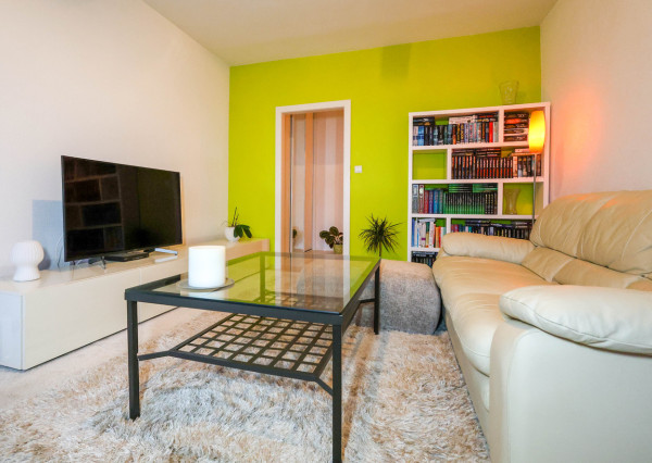 PREDANÉ -Slnečný 2-izbový byt, možnosť úpravy na 3i