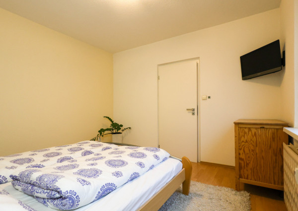 PREDANÉ -Slnečný 2-izbový byt, možnosť úpravy na 3i