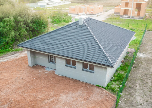 AKTUALIZOVANÉ -4 izbový bungalov na kľúč v tvare L s pozemkom 786 m²