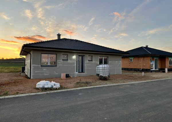 Skolaudovaný dom so zníženou cenou. Stačí sa nasťahovať.