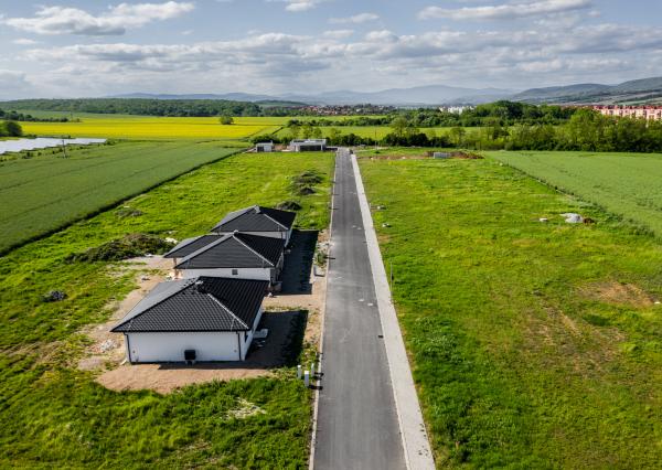 Stavebný pozemok 1000 m² - Rimavská Sobota (odpočet DPH)