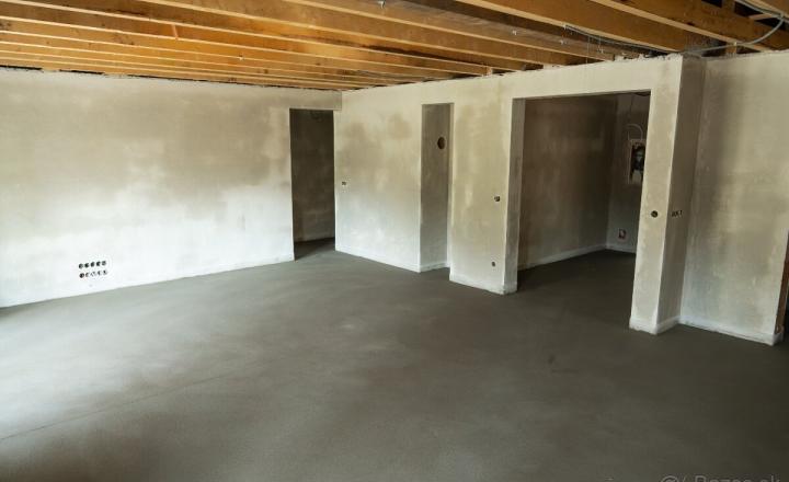PREDANÉ - 4 izbový bungalov na kľúč v tvare L s pozemkom 786 m² - fotografia 17