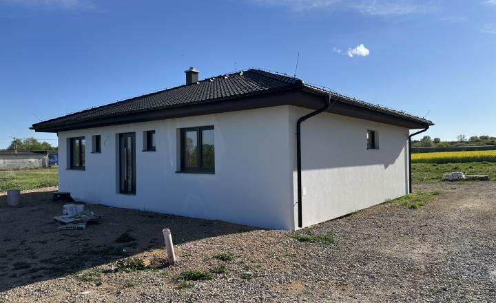 PREDANÉ | Skolaudovaný dom zariadený na kľúč - fotografia 4