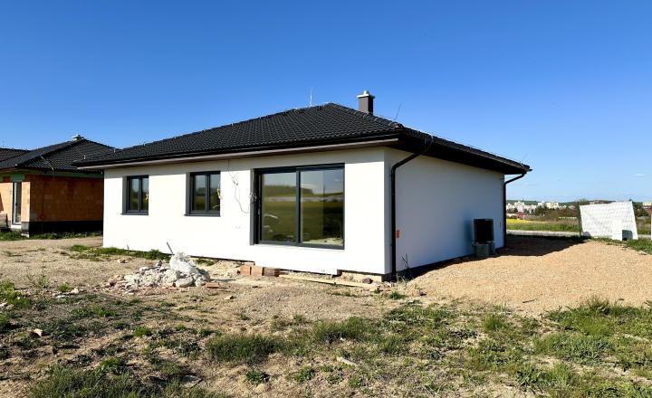 PREDANÉ | Skolaudovaný dom zariadený na kľúč - fotografia 8