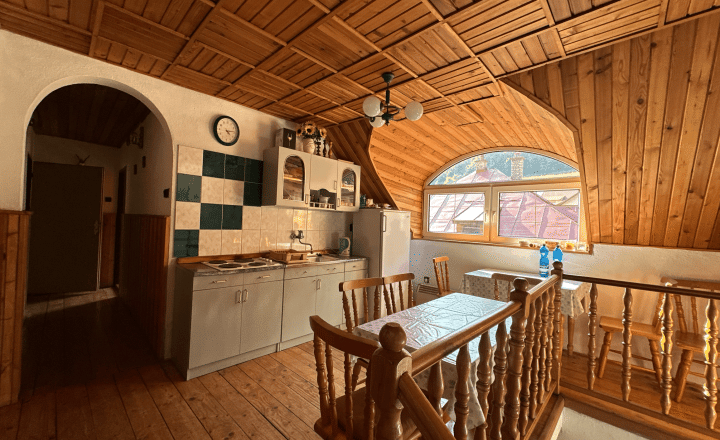 REKREAČNÝ DOM 250 M OD PALCMANSKEJ MAŠE | DEDINKY - fotografia 9