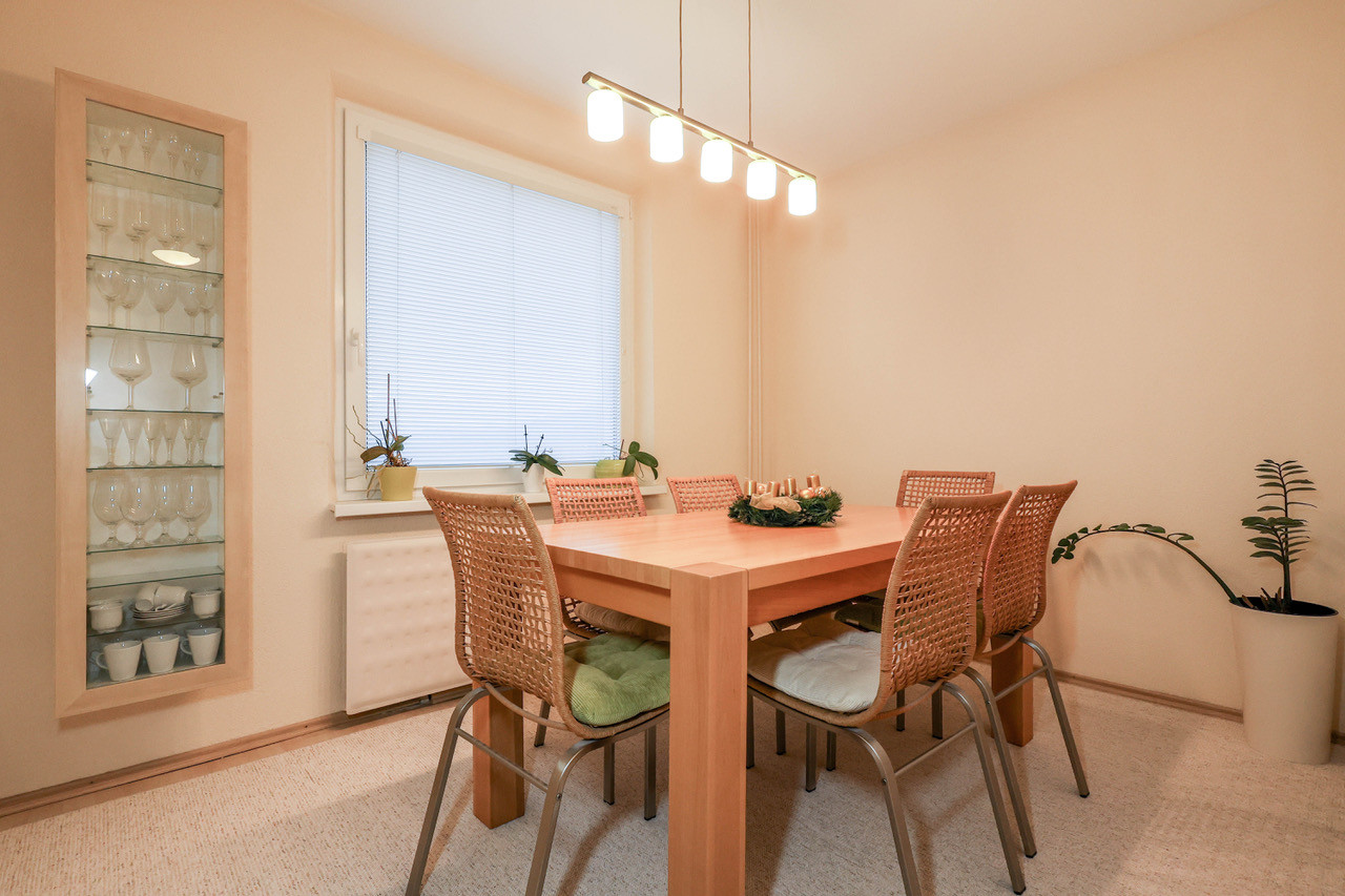 PREDANÉ -Slnečný 2-izbový byt, možnosť úpravy na 3i